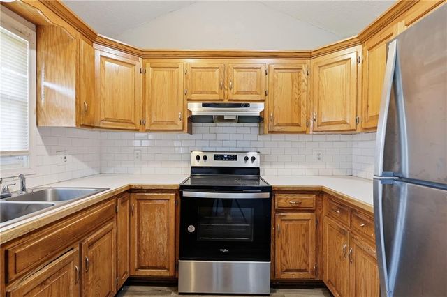 13211 Winchester Avenue, Grandview, MO 64030