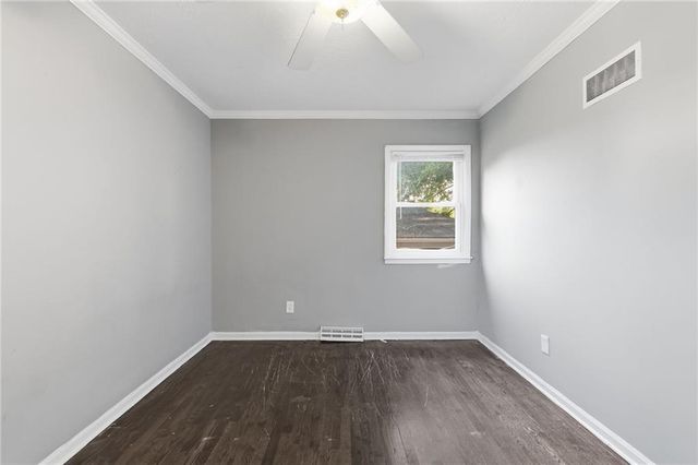 13211 Winchester Avenue, Grandview, MO 64030