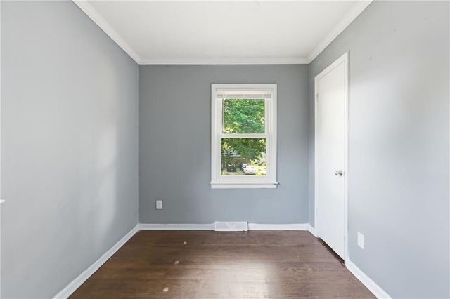 13211 Winchester Avenue, Grandview, MO 64030