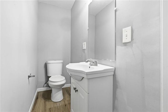 13211 Winchester Avenue, Grandview, MO 64030