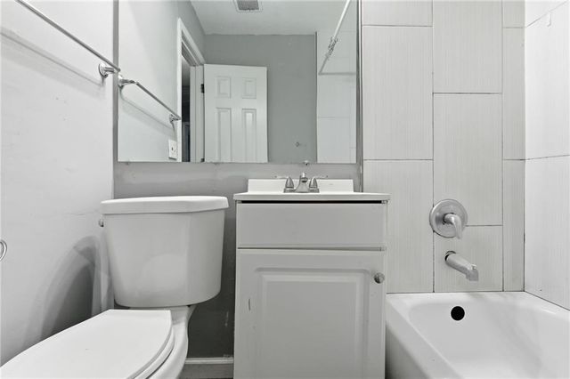 13211 Winchester Avenue, Grandview, MO 64030