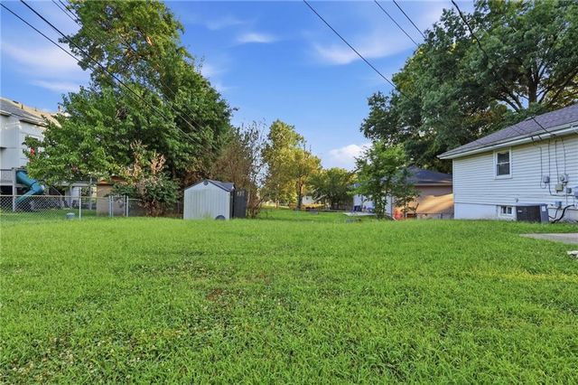 13211 Winchester Avenue, Grandview, MO 64030