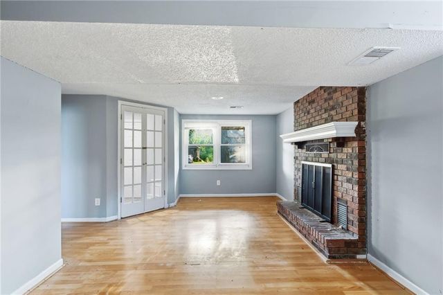 13211 Winchester Avenue, Grandview, MO 64030