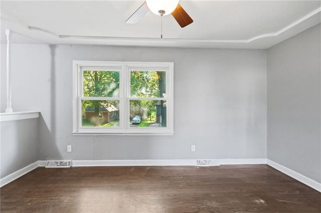 13211 Winchester Avenue, Grandview, MO 64030