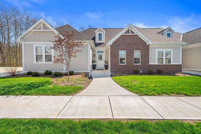 2165 Colonial Woods DRIVE, Oak Creek, WI 53154