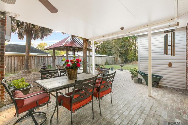 7622 Hickory Ridge Dr, Denham Springs, LA 70706