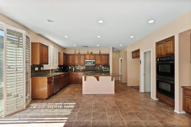 2300 Camellia Street, Palmdale, CA 93551