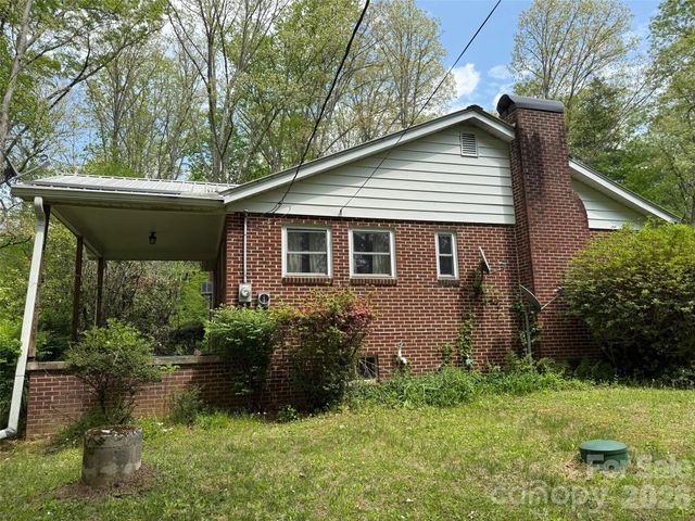 207 Ewbank Road, Etowah, NC 28729