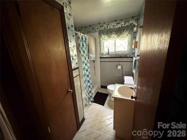 207 Ewbank Road, Etowah, NC 28729
