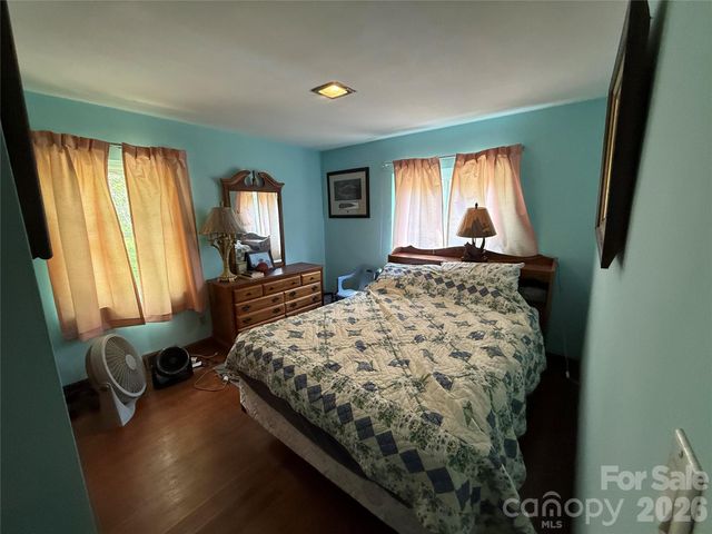 207 Ewbank Road, Etowah, NC 28729