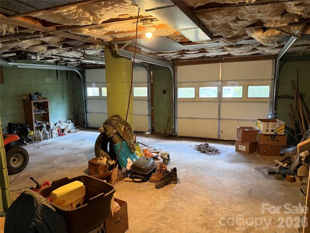 207 Ewbank Road, Etowah, NC 28729