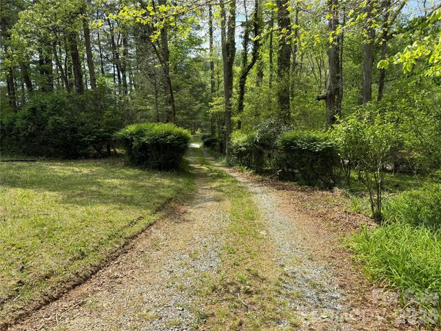 207 Ewbank Road, Etowah, NC 28729