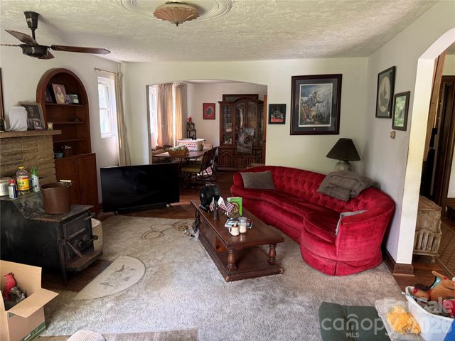 207 Ewbank Road, Etowah, NC 28729