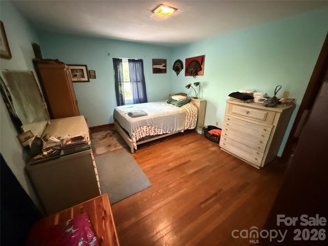 207 Ewbank Road, Etowah, NC 28729