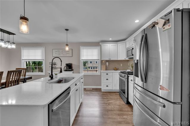 154 Garry Drive, West Seneca, NY 14224