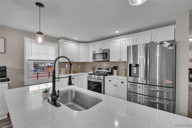 154 Garry Drive, West Seneca, NY 14224