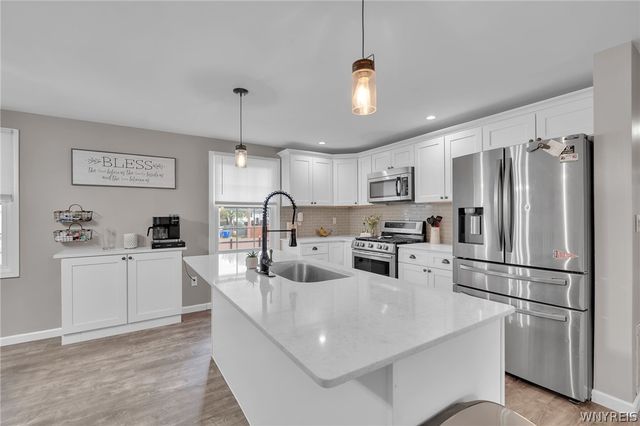 154 Garry Drive, West Seneca, NY 14224