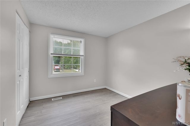 154 Garry Drive, West Seneca, NY 14224