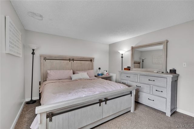 154 Garry Drive, West Seneca, NY 14224