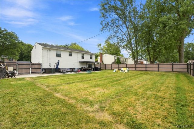 154 Garry Drive, West Seneca, NY 14224