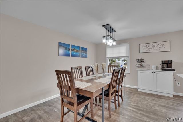 154 Garry Drive, West Seneca, NY 14224