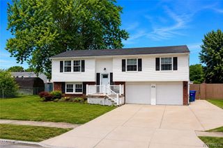 154 Garry Drive, West Seneca, NY 14224