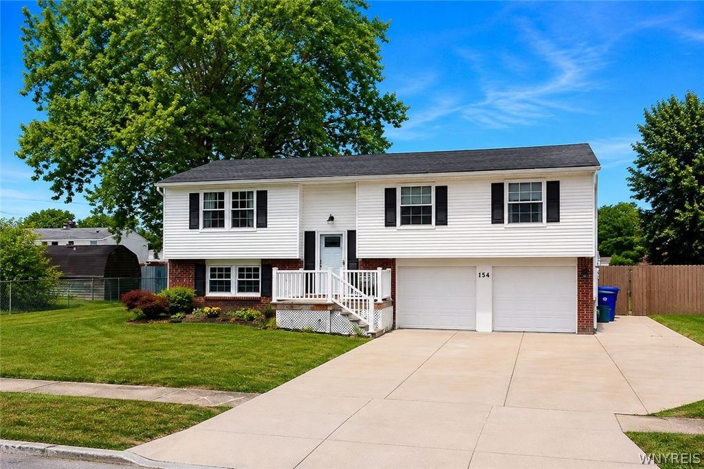 154 Garry Drive, West Seneca, NY 14224