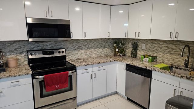 11111 Biscayne Blvd 3F, Miami, FL 33181