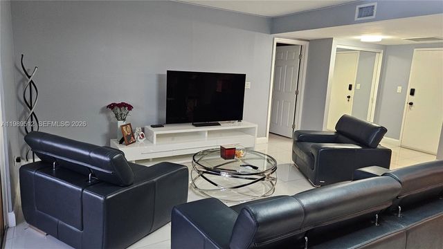 11111 Biscayne Blvd 3F, Miami, FL 33181