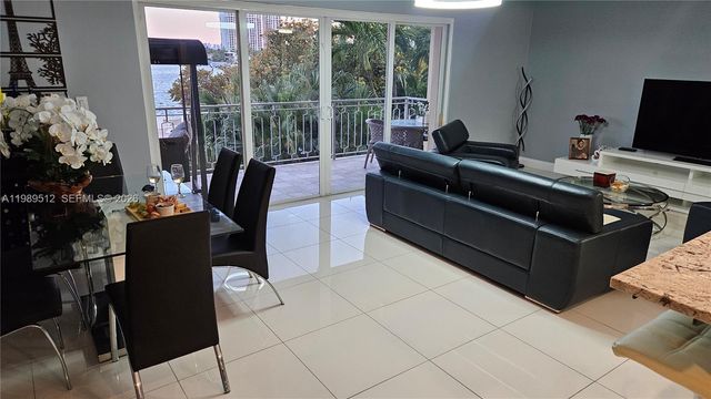 11111 Biscayne Blvd 3F, Miami, FL 33181