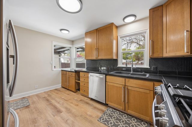 4515 Welcome Avenue N, Crystal, MN 55422