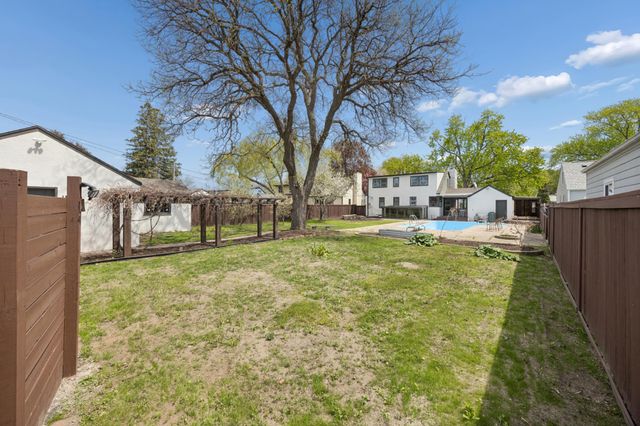 4515 Welcome Avenue N, Crystal, MN 55422