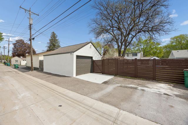 4515 Welcome Avenue N, Crystal, MN 55422