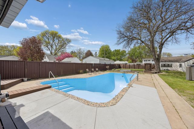 4515 Welcome Avenue N, Crystal, MN 55422