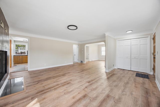 4515 Welcome Avenue N, Crystal, MN 55422
