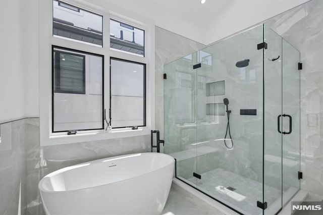 2189 Jones Road, Fort Lee, NJ 07024