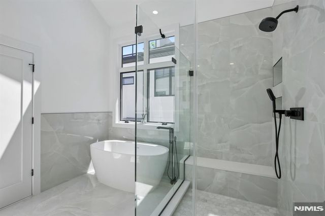 2189 Jones Road, Fort Lee, NJ 07024