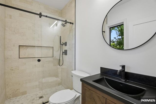 2189 Jones Road, Fort Lee, NJ 07024