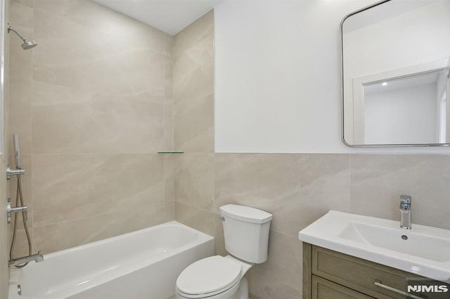 2189 Jones Road, Fort Lee, NJ 07024