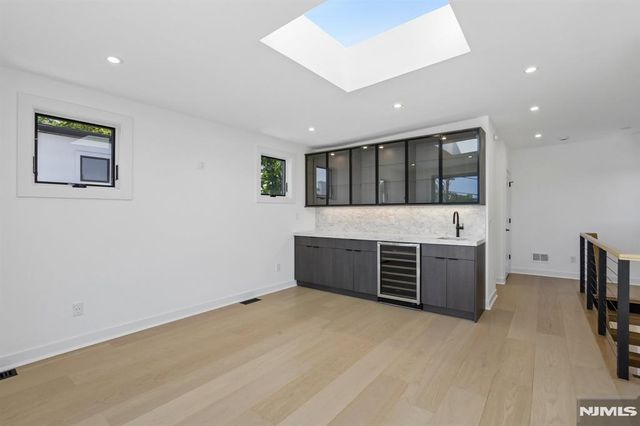 2189 Jones Road, Fort Lee, NJ 07024
