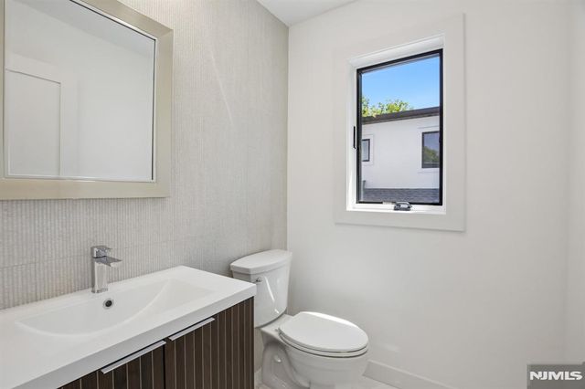 2189 Jones Road, Fort Lee, NJ 07024