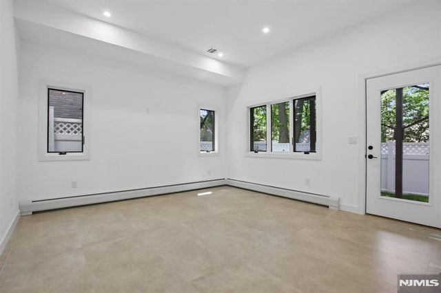 2189 Jones Road, Fort Lee, NJ 07024