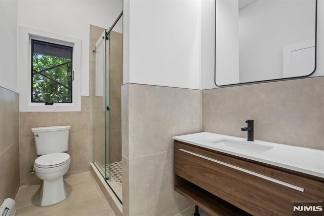 2189 Jones Road, Fort Lee, NJ 07024
