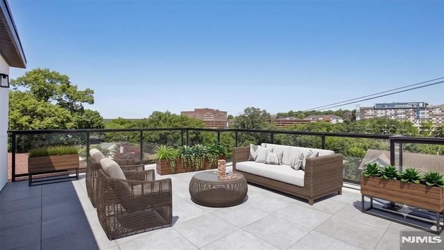 2189 Jones Road, Fort Lee, NJ 07024
