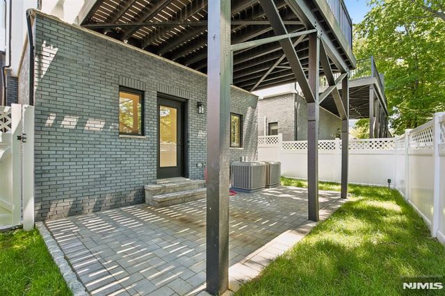 2189 Jones Road, Fort Lee, NJ 07024