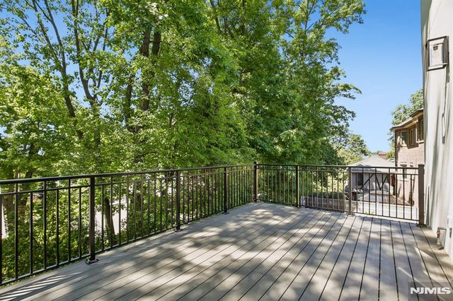 2189 Jones Road, Fort Lee, NJ 07024