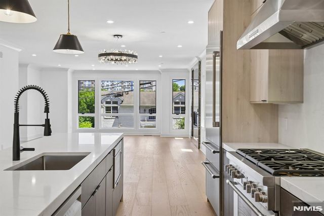2189 Jones Road, Fort Lee, NJ 07024
