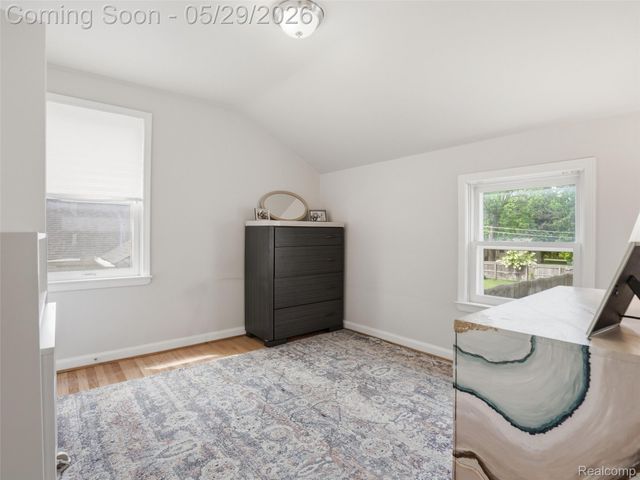 320 S Avery Road, Waterford Charter Township, MI 48328