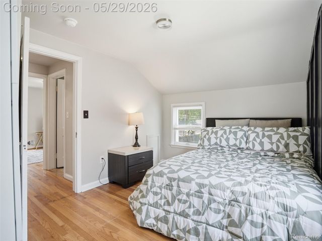 320 S Avery Road, Waterford Charter Township, MI 48328