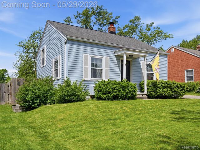320 S Avery Road, Waterford Charter Township, MI 48328